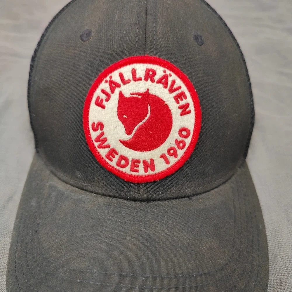 Fjallraven 1960 Logo Baseball Cap Hat L/XL Black Mesh Snapback‎ Gorpcore Trucker